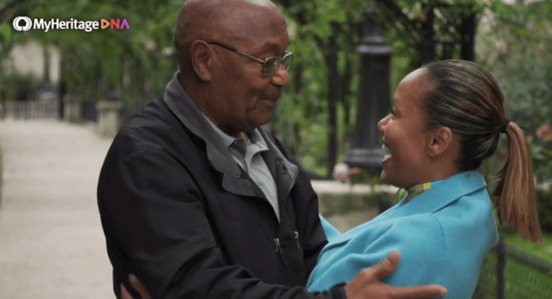 Dankzij MyHeritage DNA ontmoet een vader zijn dochter over wiens bestaan hij nooit had geweten