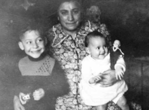 Deddie met zijn nicht Elisabeth en hun grootmoeder