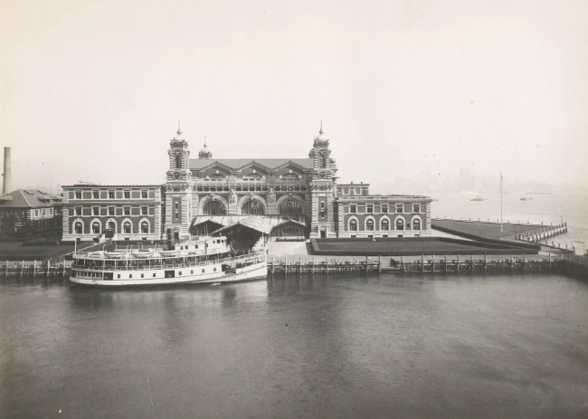 Ellis Island en het migratieverleden van Nederland
