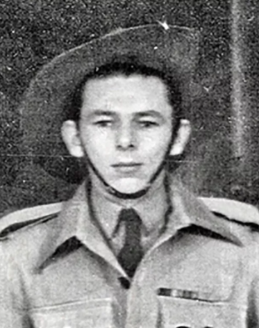 Robert Howes in zijn uniform van de British Army in 1946