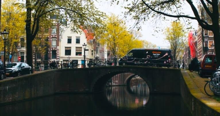 We volgen de MyHeritage Eurovision Bus vanaf de kick off in Amsterdam!